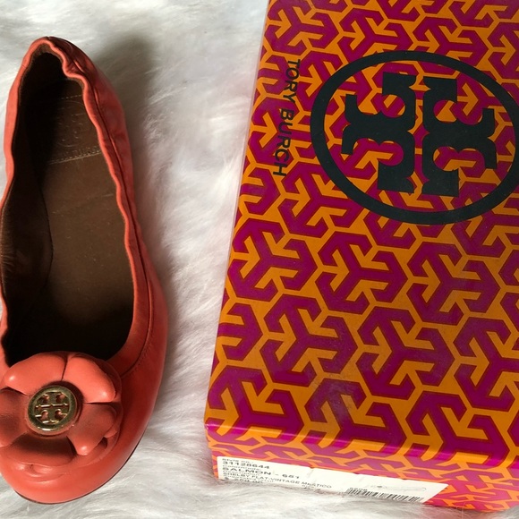 Authentic Tory Burch Shelby Blossom flats - Picture 4 of 8